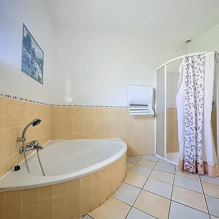 De Charme Avec Piscine